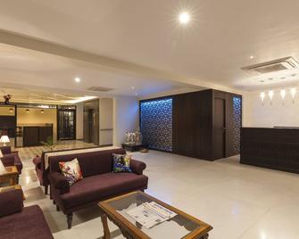 Krishna Inn By Royal Hotels - Kolhapur - Lobby