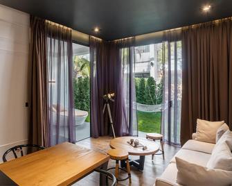 وايت بوتيك هوتل آند ريزيدنسيس - سيهانوكفيل - غرفة معيشة