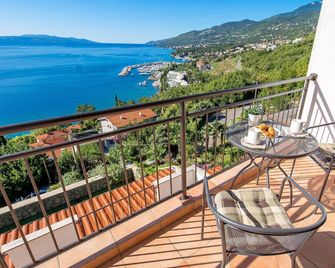 Stunning Apartment In Opatija With Wifi - Opatija - Balkon