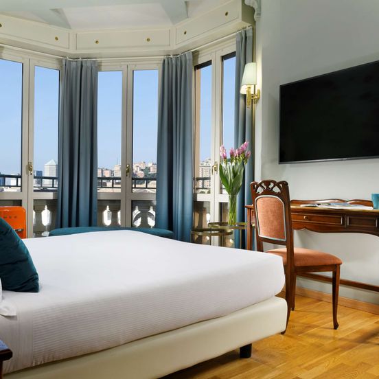 Bedroom view of Hotel Continental Genova