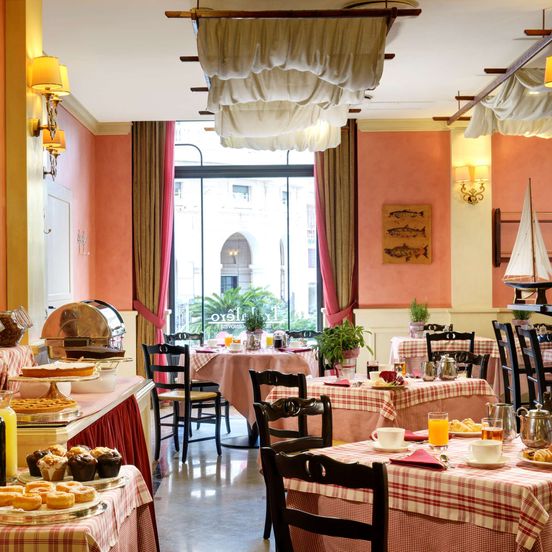 Restaurant view of Hotel Continental Genova