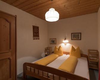 Gasthof Zur Traube - Pettneu Am Arlberg - Спальня