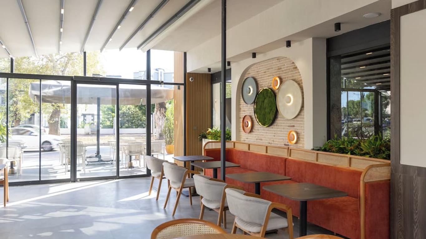 Comfy Otel Antalya Lara