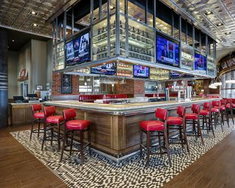 Embassy Suites by Hilton Niagara Falls Fallsview - ניאגרה פולס - בר