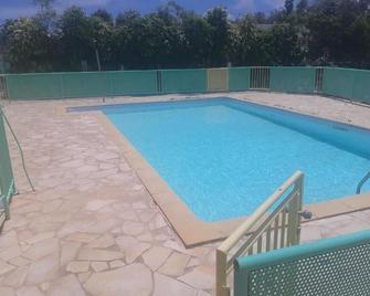El Rancho - Grand-Bourg - Piscina