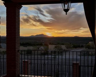 Villa El Rosal del Pozo - Layos - Balcón