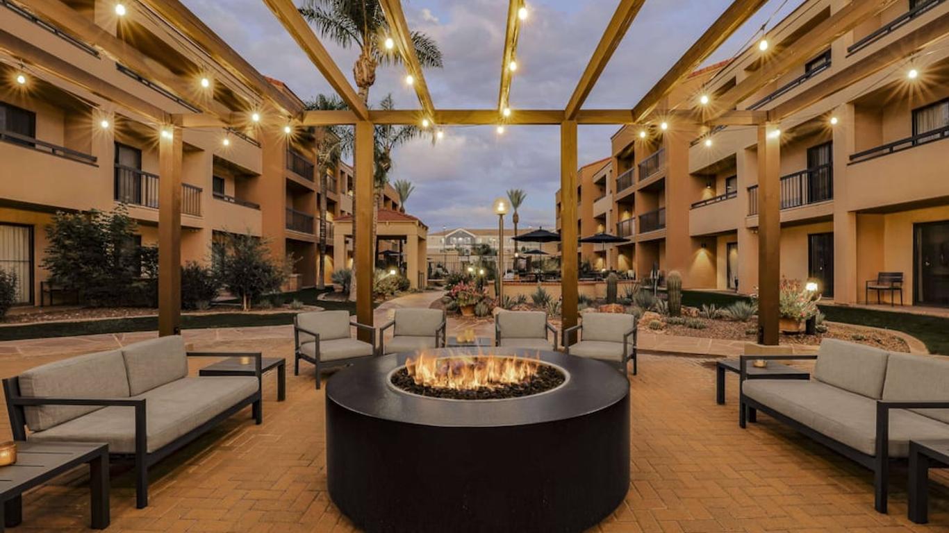 Courtyard by Marriott Tucson Airport