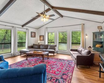 Cozy Lake Home - Lake Bob Sandlin - Lake Monticello - Lake Cypress Springs - Mount Pleasant - Huiskamer