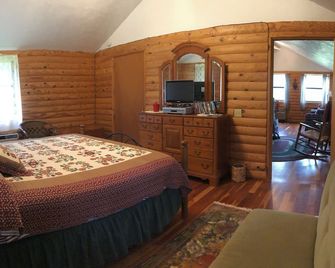 Ribbon Ridge Ranch Cabin - Huntsville - Bedroom