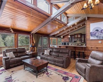 Breathtaking Cabin With Hot Tub Overlooking River - Placerville - Lounge