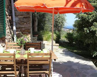 Casa Klaus: between lake and olive trees - Diano Marina - Patio