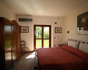 Agriturismo Monte Giove - Fano - Schlafzimmer