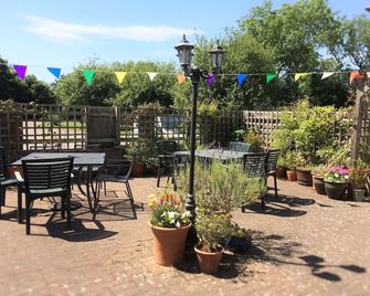 Anchor Inn - Taunton - Serambi