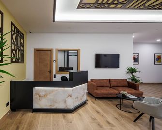Apartamentos Congreso, Parking gratuito - Logroño - Lễ tân