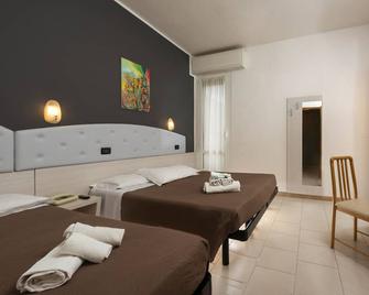 Hotel Petrarca - Rimini - Bedroom