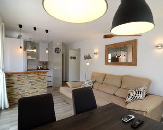 Omega 5 1-D - Estartit - Sala de estar