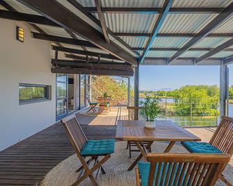 Ladybird Boutique Hotel - Stellenbosch - Balcony