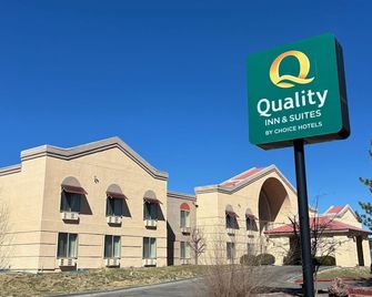 Quality Inn and Suites Farmington - Farmington - Edificio