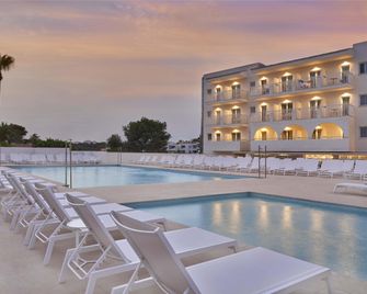 Barceló Ponent Beach - Cala d'Or - Pool