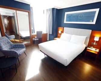 Travelodge Madrid Coslada Aeropuerto - Madrid - Habitación