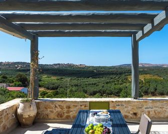 Erondas Cretan Country Villas - Achlades - Balcón