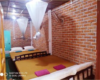 Dream House Guest House & Restaurant - Ngwesaung - Quarto