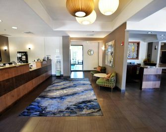 Fairfield Inn & Suites by Marriott Grand Junction Downtown/Historic Main Street - גרנד ג'אנקשן - דלפק קבלה