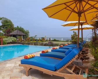 Sunset Beachfront Dreamvilla Lovina with pool - Seririt - Basen