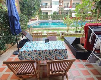 Excellent condo 100 m2 with large garden - Bang Lamung - Patio