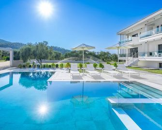 Olia Thassos - Luxury Apartments - Thasos - בריכה