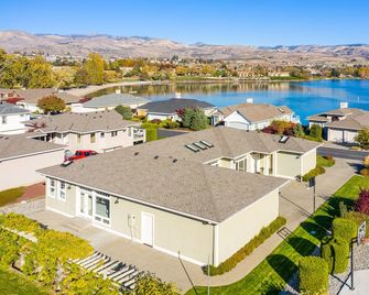 Wapato Point Home Single Level 4 Bed 3 Bath Sleeps 12, Close to Waterfront Park - Manson - Edificio