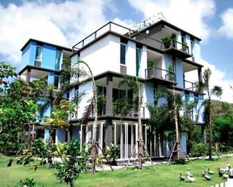 White@Sea Resort - Rayong - Bygning