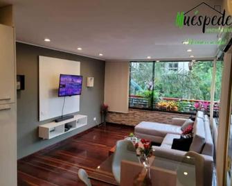 Hermoso 1Hab+2baños apartamento en el Bosque,Ccs - Caracas - Living room