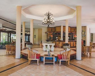 Aanari Hotel and Spa - Flic en Flac - Lobi