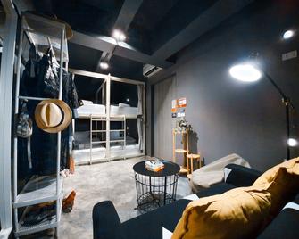 Issara By D Hostel - Băng Cốc - Phòng khách