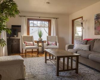 New! - Cozy, Central And Quiet - Nampa - Wohnzimmer