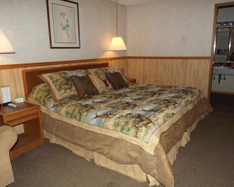 Caboose Motel - Libby - Bedroom