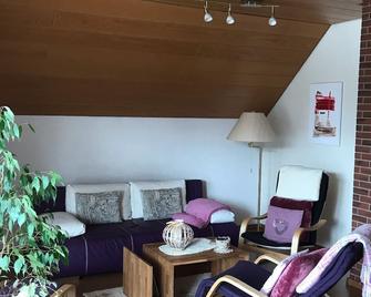 large Non smoking apartment with balcony south / west for 2 - 4 people - Kevelaer - Huiskamer