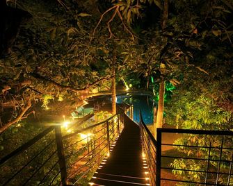 Jungle Village by Thawthisa - Unawatuna - Piscina