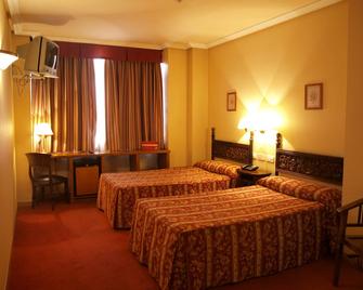 Hotel Don Luis - Madryt - Sypialnia