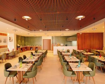 Lemon Tree Hotel, Jamnagar - Jamnagar - Restaurant