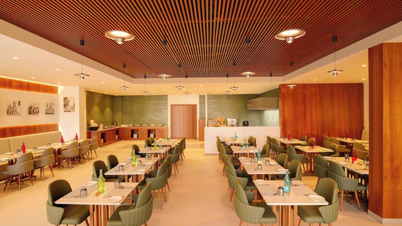 Lemon Tree Hotel, Jamnagar