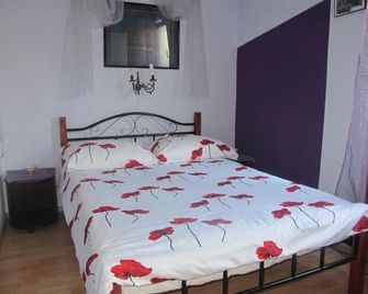 Apartments Skoljka - Rijeka - Schlafzimmer