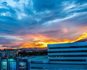 Airport Resident 2 - Chiang Mai - Outdoor view