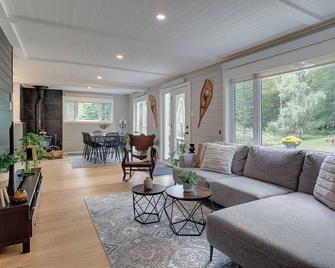 Hôtel à la maison - La Maison Rouge - Potton - Sala de estar