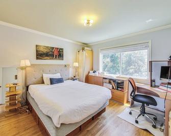 2 bedroom one bath home next to Bernal Park with stunning city views - San Francisco - Bedroom