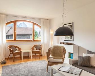 Fewo im Blauen Haus DG - Garmisch-Partenkirchen - Living room