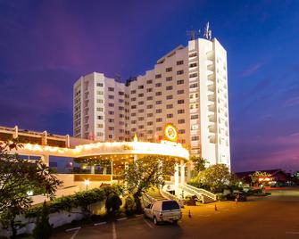 Thong Tarin Hotel - Surin - Edificio