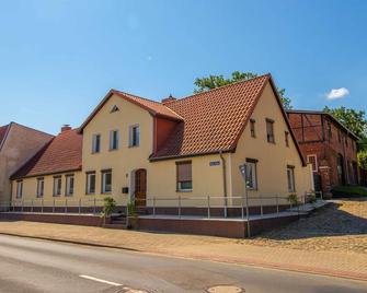 Duggis Feriendomizil - Wolgast - Gebäude