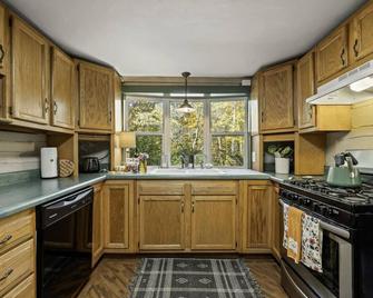 Atop Pine Hill Cabin - Nashville - Cocina